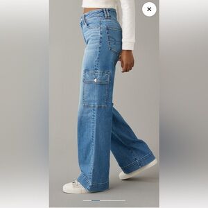 AE Dreamy Drape Stretch Super High-Waisted Cargo
Baggy Wide-Leg Jean